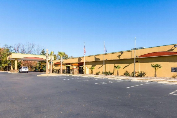 Clarion Inn Columbia Airport image 10