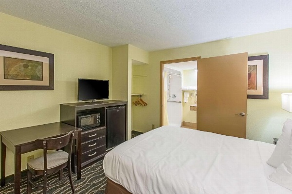 Clarion Inn Columbia Airport image 27