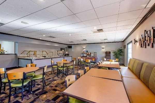 Clarion Inn Columbia Airport image 3