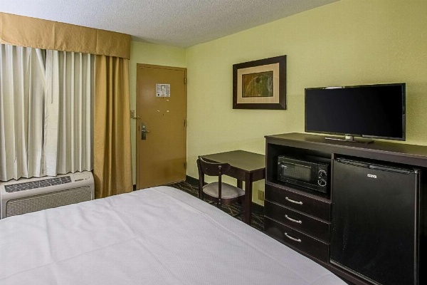 Clarion Inn Columbia Airport image 30