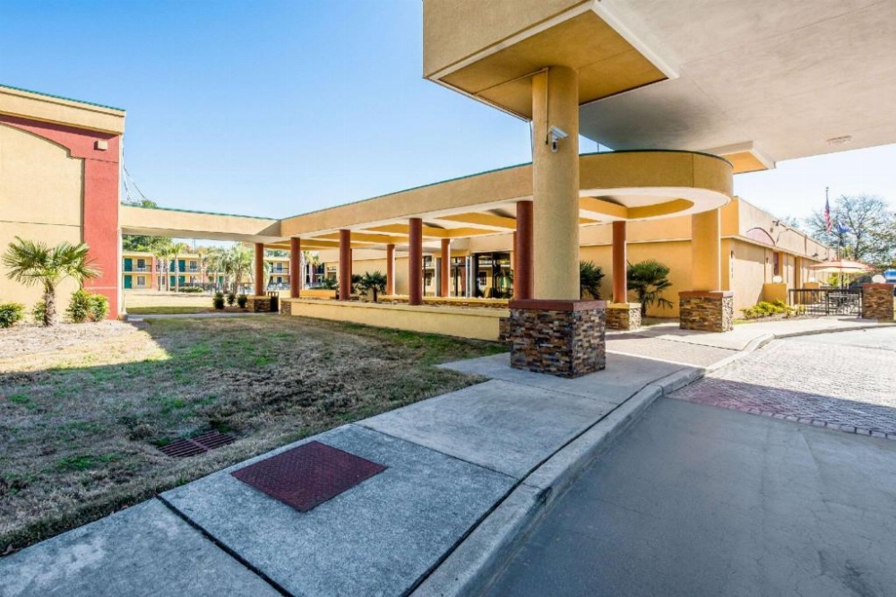 Clarion Inn Columbia Airport Main image